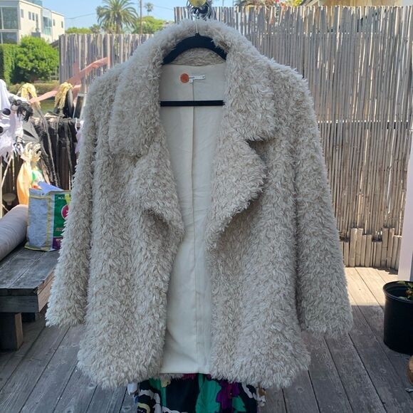 Tularaose Shag Coat Size Small Cream - Picture 1 of 4
